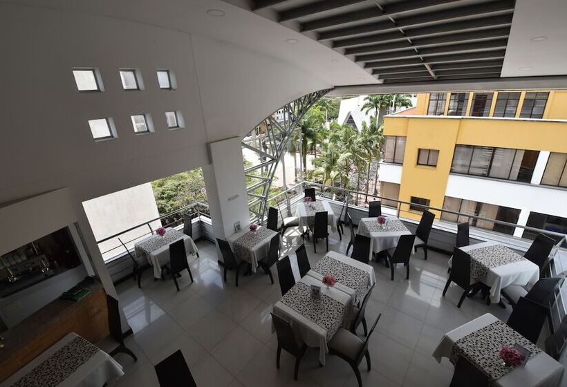 Отель Bolivar Plaza