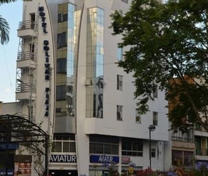 Отель Bolivar Plaza