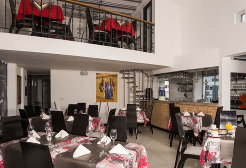 Отель Bolivar Plaza