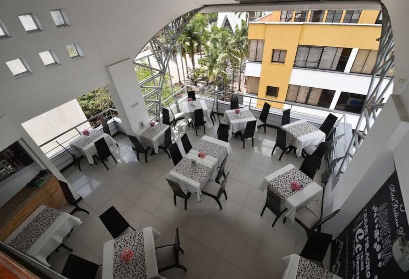 Отель Bolivar Plaza