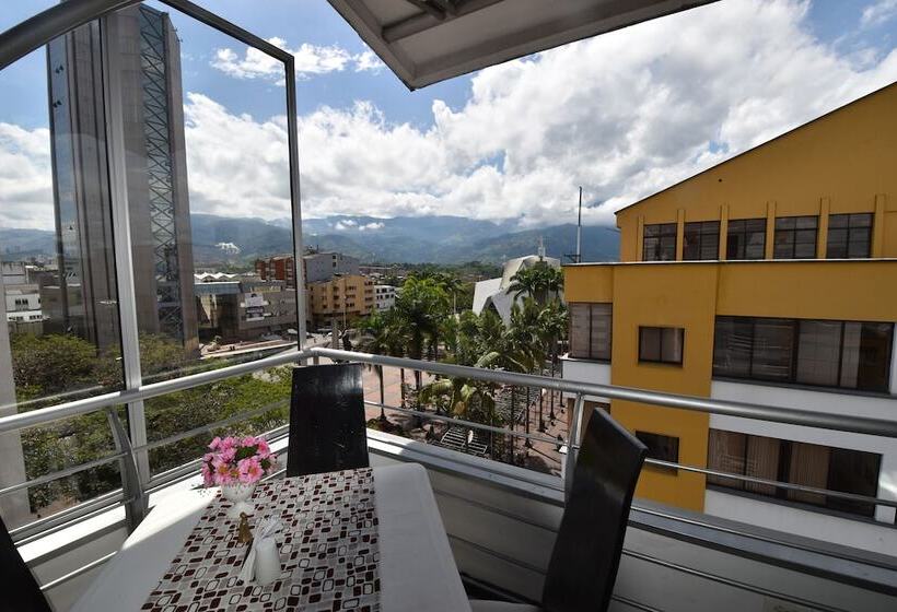 Отель Bolivar Plaza