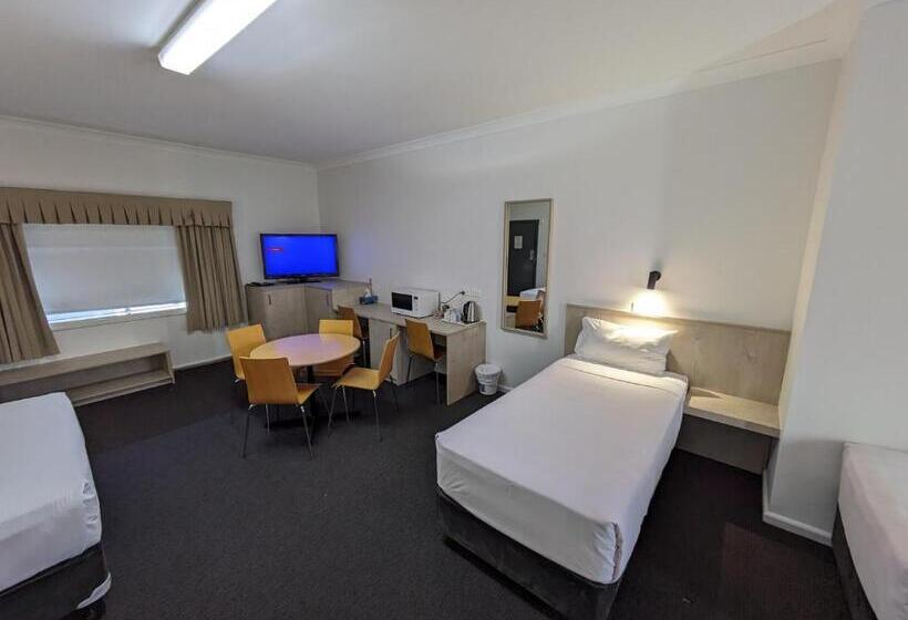 هتل Country Lodge Motor Inn