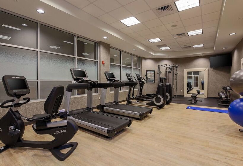 ホテル Doubletree By Hilton Evansville