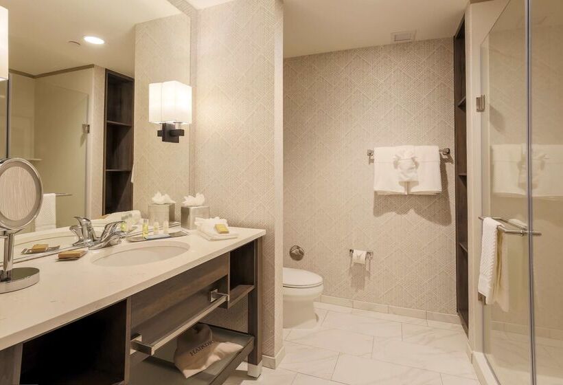 ホテル Doubletree By Hilton Evansville