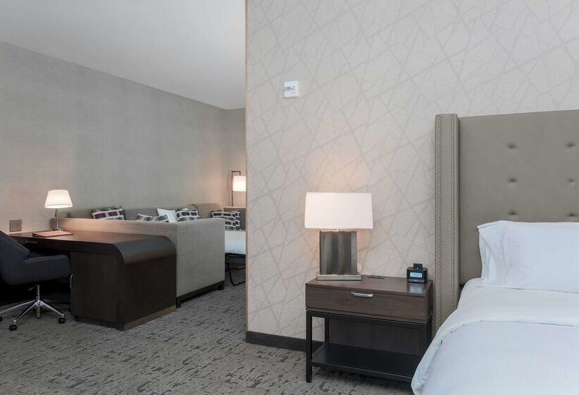 ホテル Doubletree By Hilton Evansville