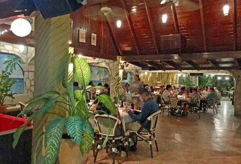 فندق El Sano Banano Beachside