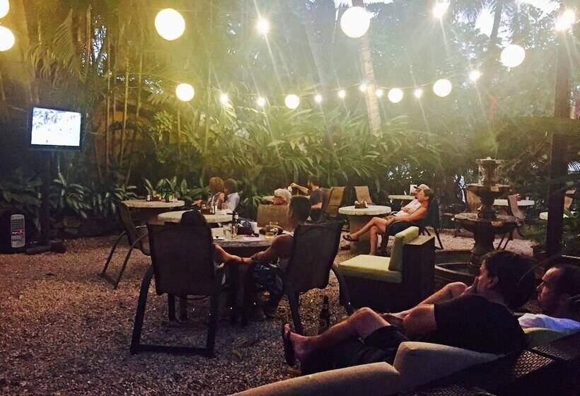 فندق El Sano Banano Beachside