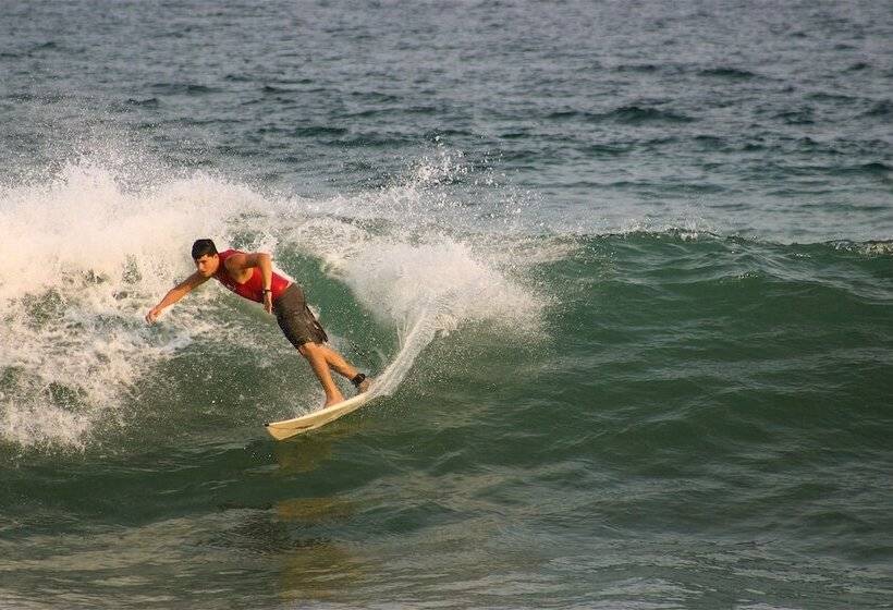 فندق El Sano Banano Beachside