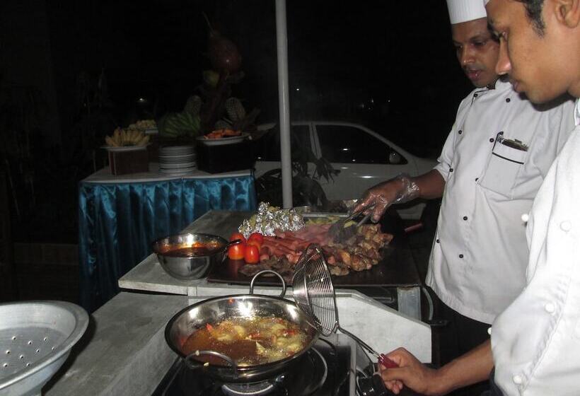 Отель Emerald Hill