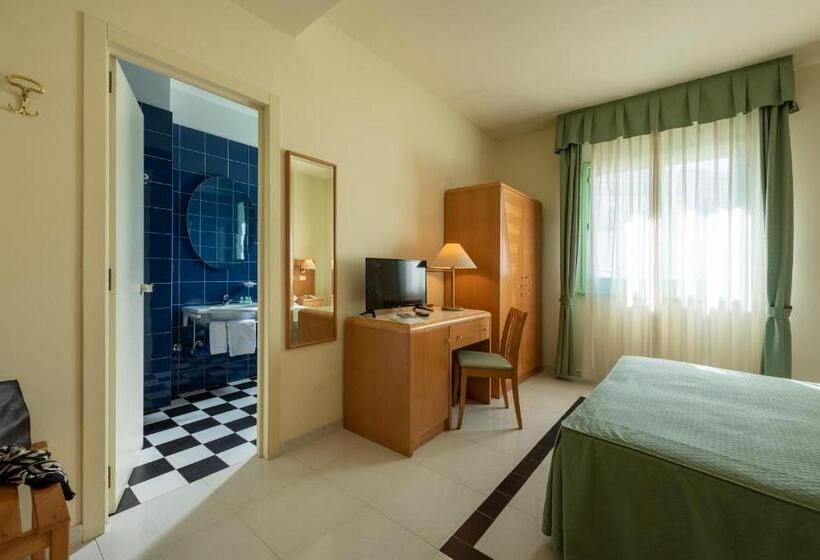 בית מלון כפרי Euromare