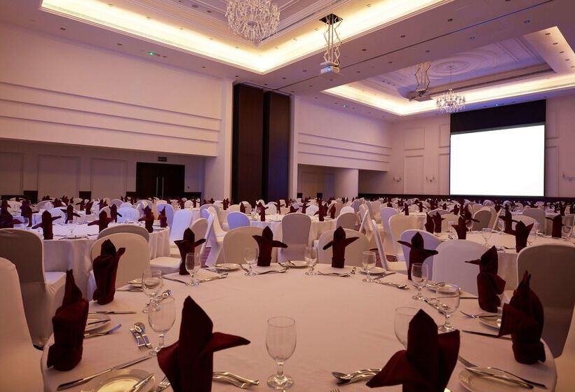 ホテル Golden Tulip Downtown Abu Dhabi