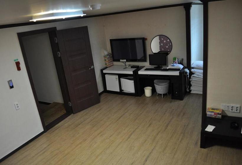 בית מלון כפרי Goodstay Woosin