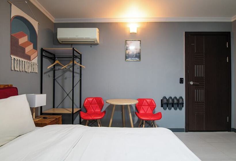 בית מלון כפרי Gung Business