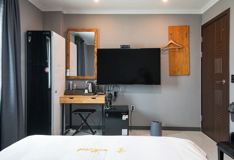 בית מלון כפרי Gung Business