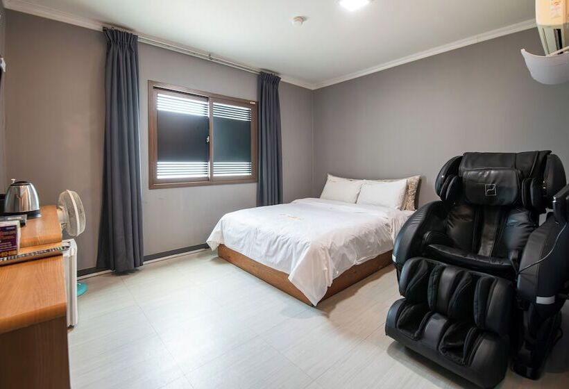 בית מלון כפרי Gung Business