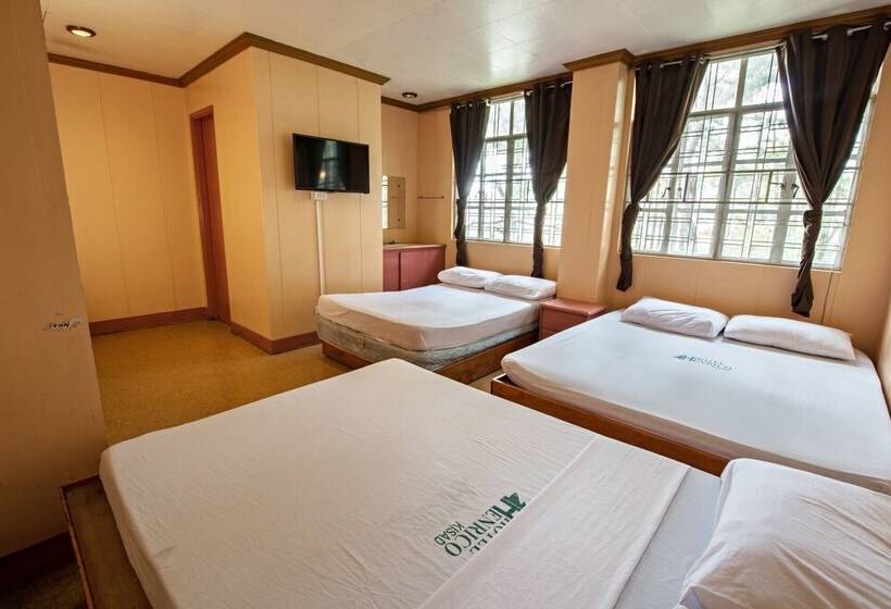 هتل Henrico  Kisad