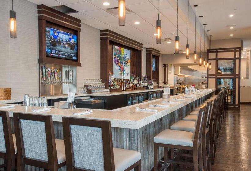 هتل Voco The Clair Cincinnati Downtown, An Ihg