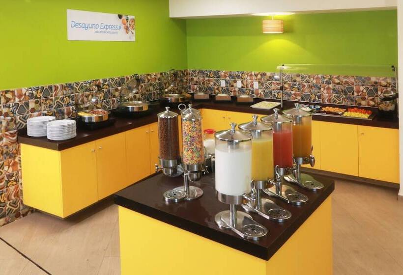 ホテル Holiday Inn Express Mexico Aeropuerto, An Ihg