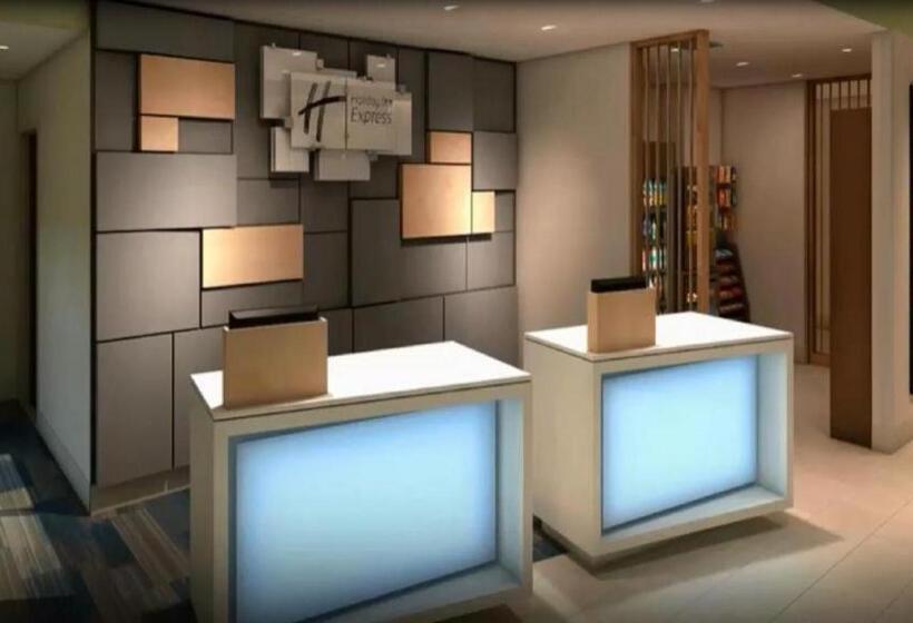 호텔 Holiday Inn Express & Suites Brentwood By Ihg