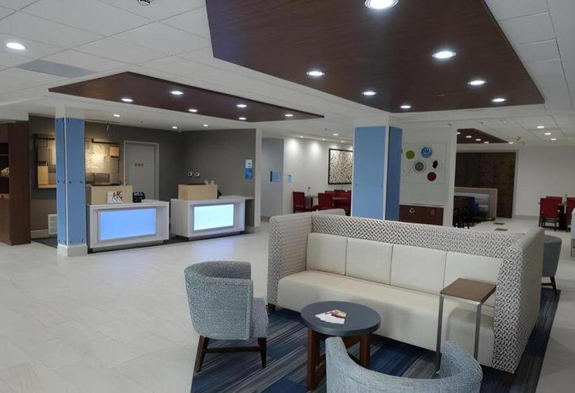 호텔 Holiday Inn Express & Suites Brentwood By Ihg