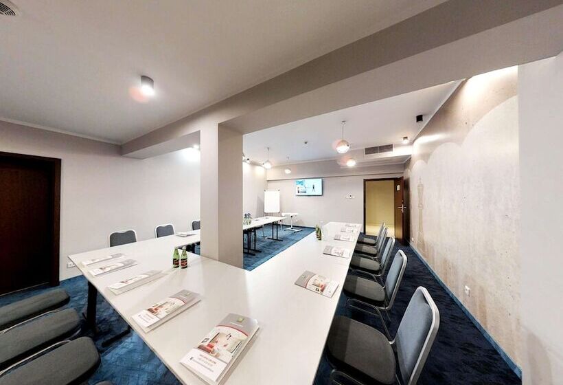 هتل Ibis Styles Gniezno Stare Miasto