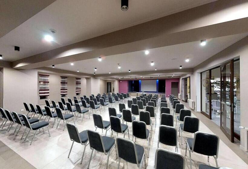 هتل Ibis Styles Gniezno Stare Miasto