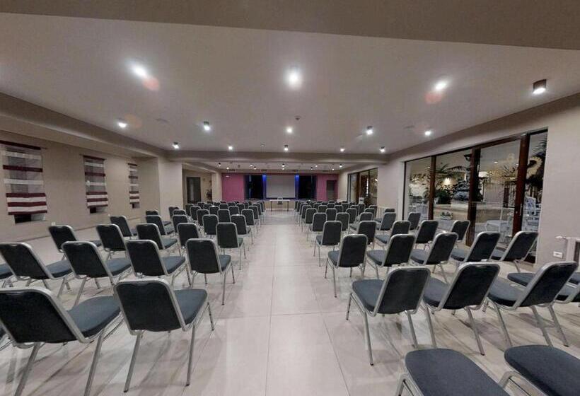 هتل Ibis Styles Gniezno Stare Miasto