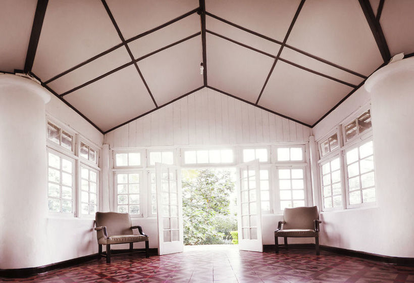 호텔 Primrose Kandy Hill Bungalow