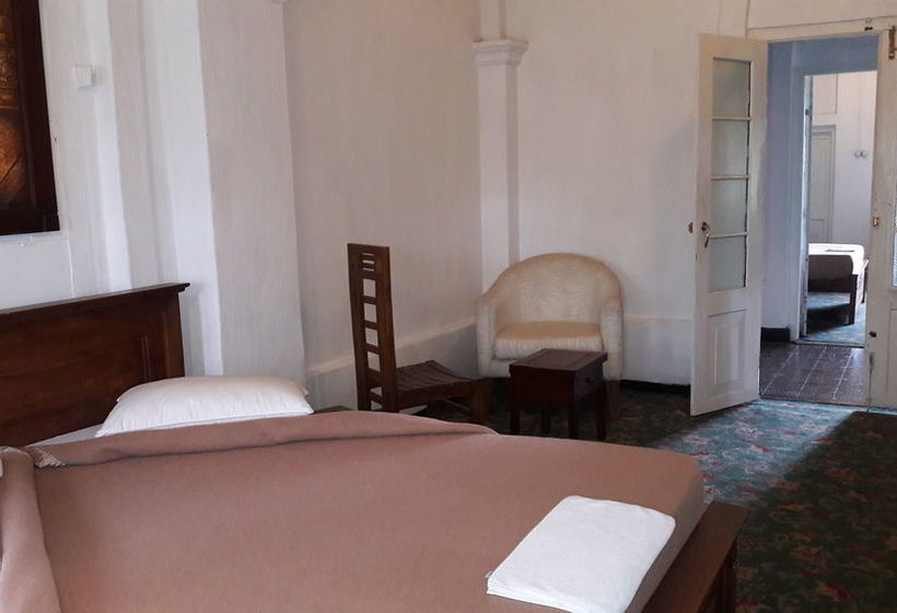 호텔 Primrose Kandy Hill Bungalow