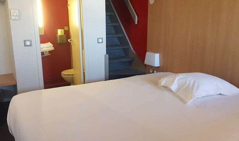 בית מלון כפרי Kyriad Direct Poitiers  Gare Du Futuroscope