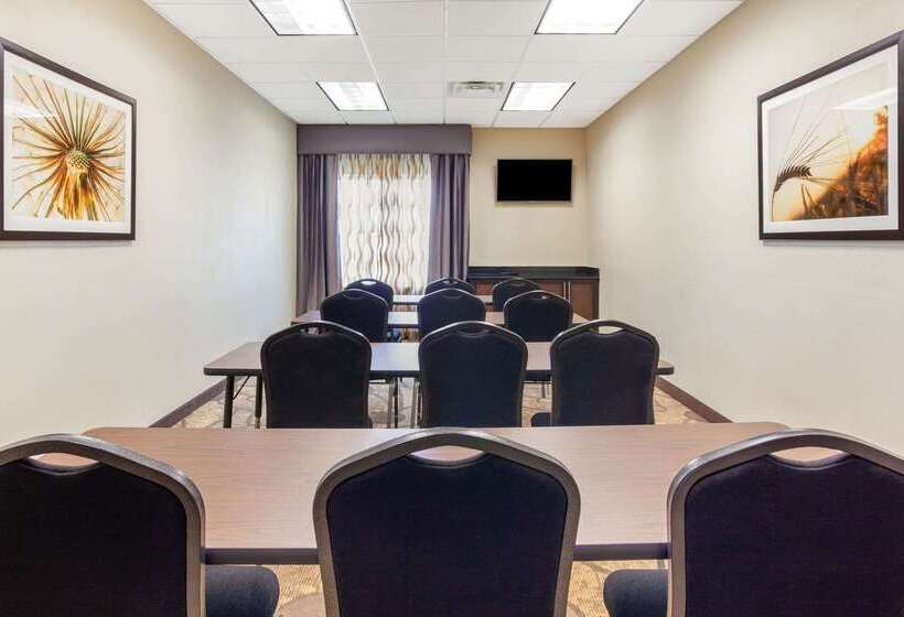 בית מלון כפרי La Quinta By Wyndham Gonzales Tx