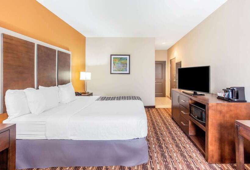 Отель La Quinta By Wyndham Gonzales Tx