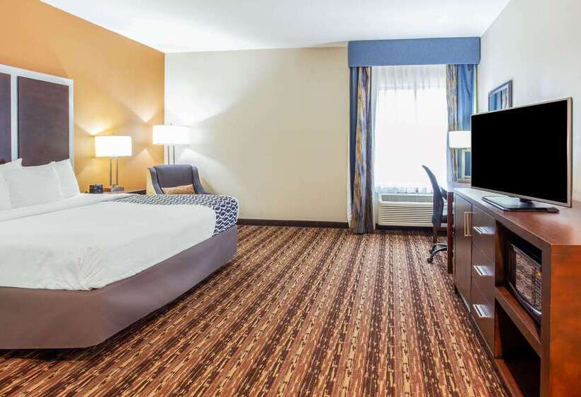 בית מלון כפרי La Quinta By Wyndham Gonzales Tx