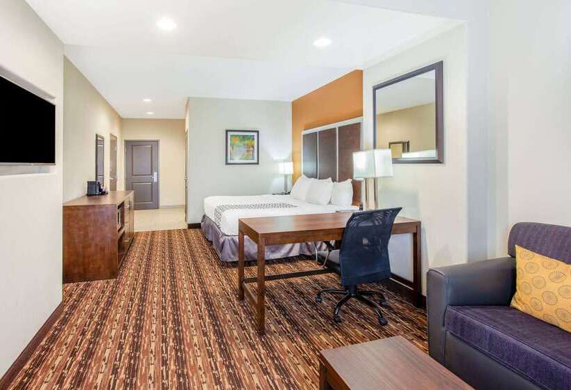 בית מלון כפרי La Quinta By Wyndham Gonzales Tx