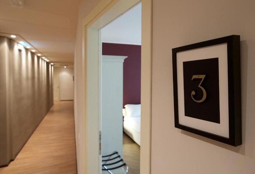 ホテル Leon D Oro