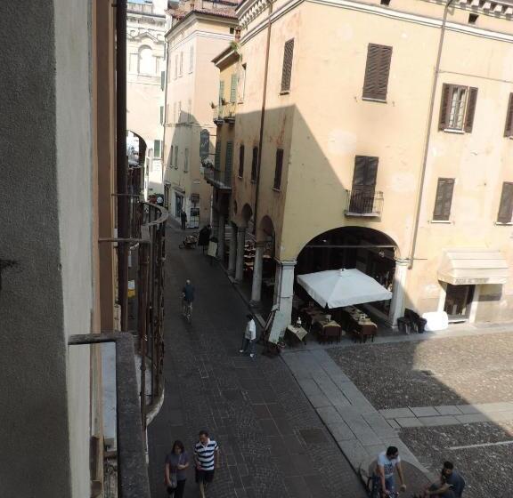 ホテル Leon D Oro