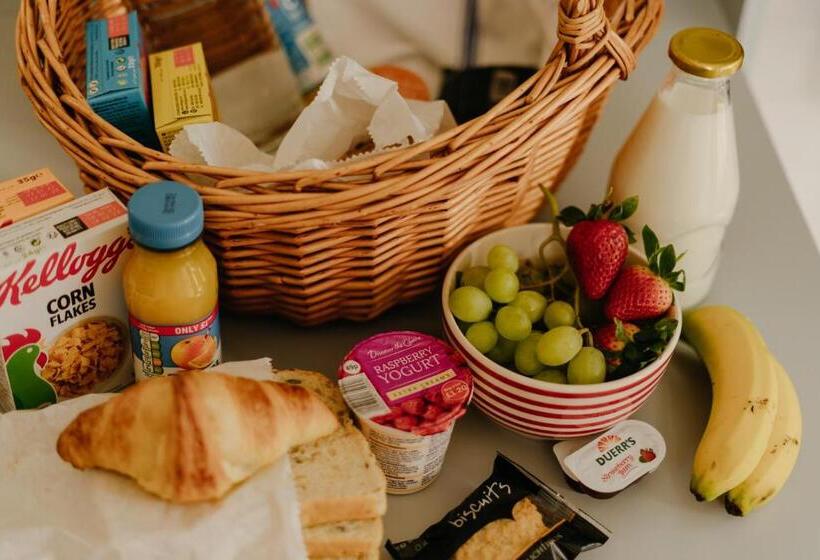 호텔 Little England Retreats Cottage, Yurt And Shepherd Huts