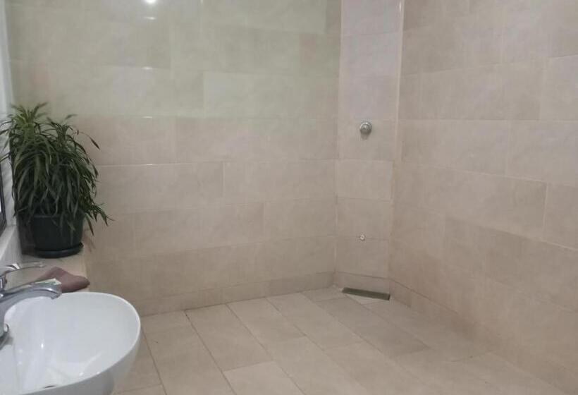 בית מלון כפרי The Lotus Garden