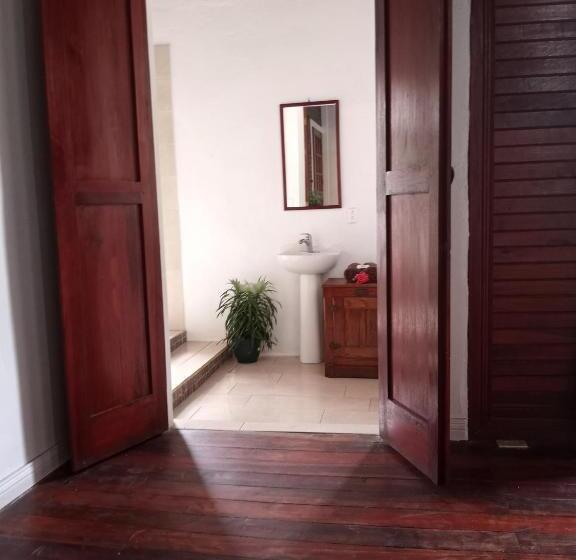 בית מלון כפרי The Lotus Garden