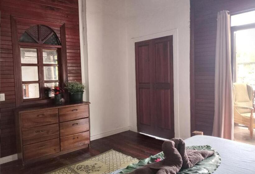 בית מלון כפרי The Lotus Garden