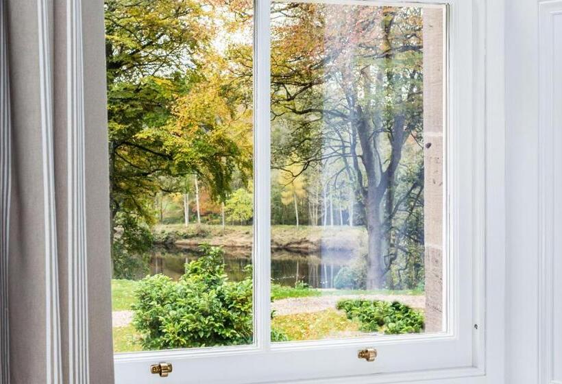 Meikleour Arms Hotel And Restaurant