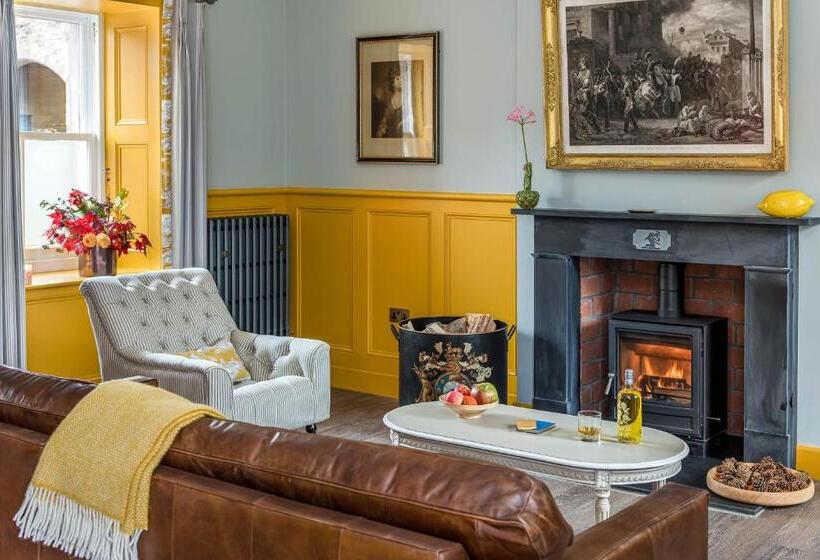 Meikleour Arms Hotel And Restaurant