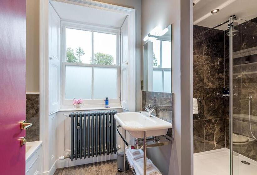 Meikleour Arms Hotel And Restaurant