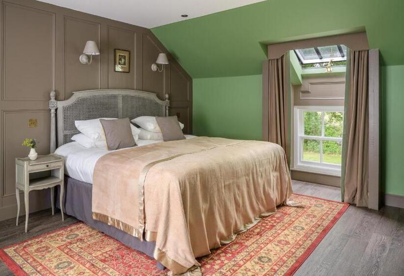 Meikleour Arms Hotel And Restaurant