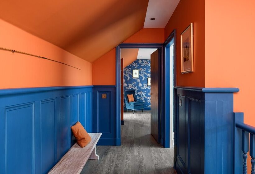 Meikleour Arms Hotel And Restaurant