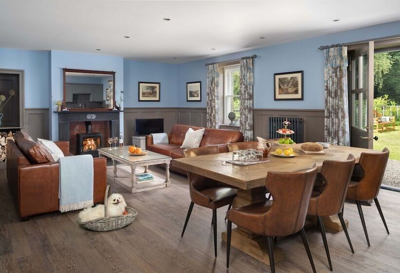 Meikleour Arms Hotel And Restaurant