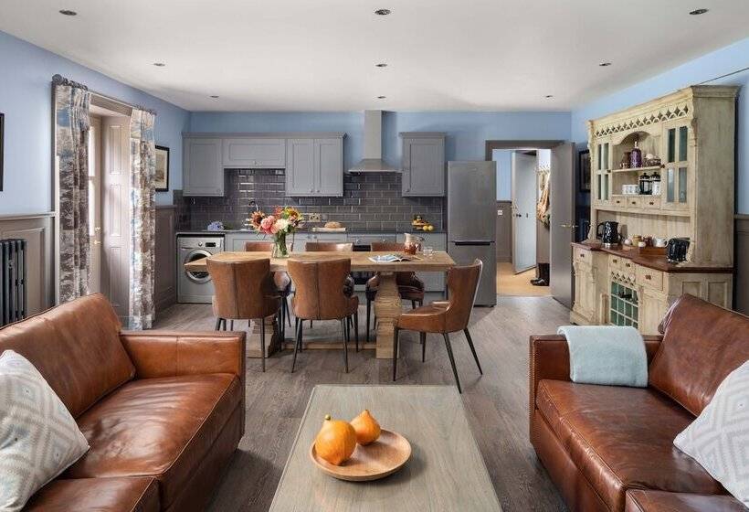 Meikleour Arms Hotel And Restaurant