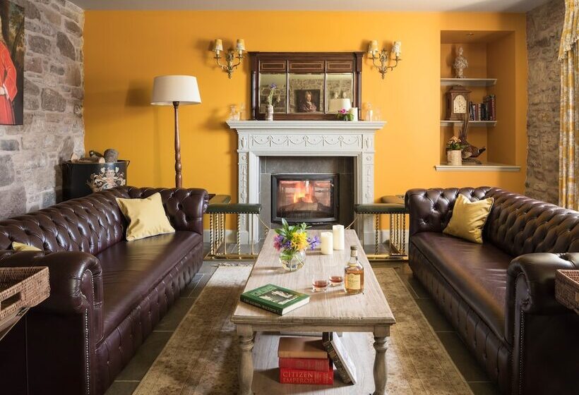 Meikleour Arms Hotel And Restaurant