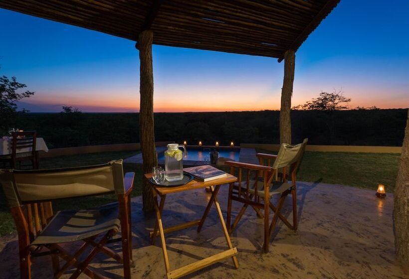 בית מלון כפרי Mopane Bush Lodge