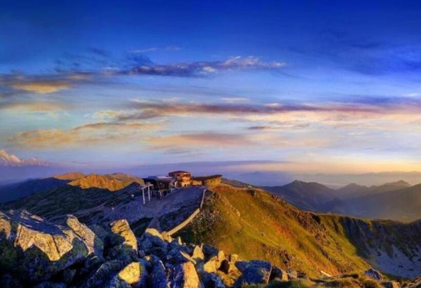 فندق Noc Na Chopku, Rotunda